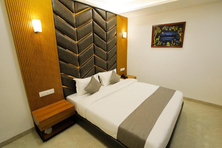 Hotel The Grand Indore Bagian luar foto
